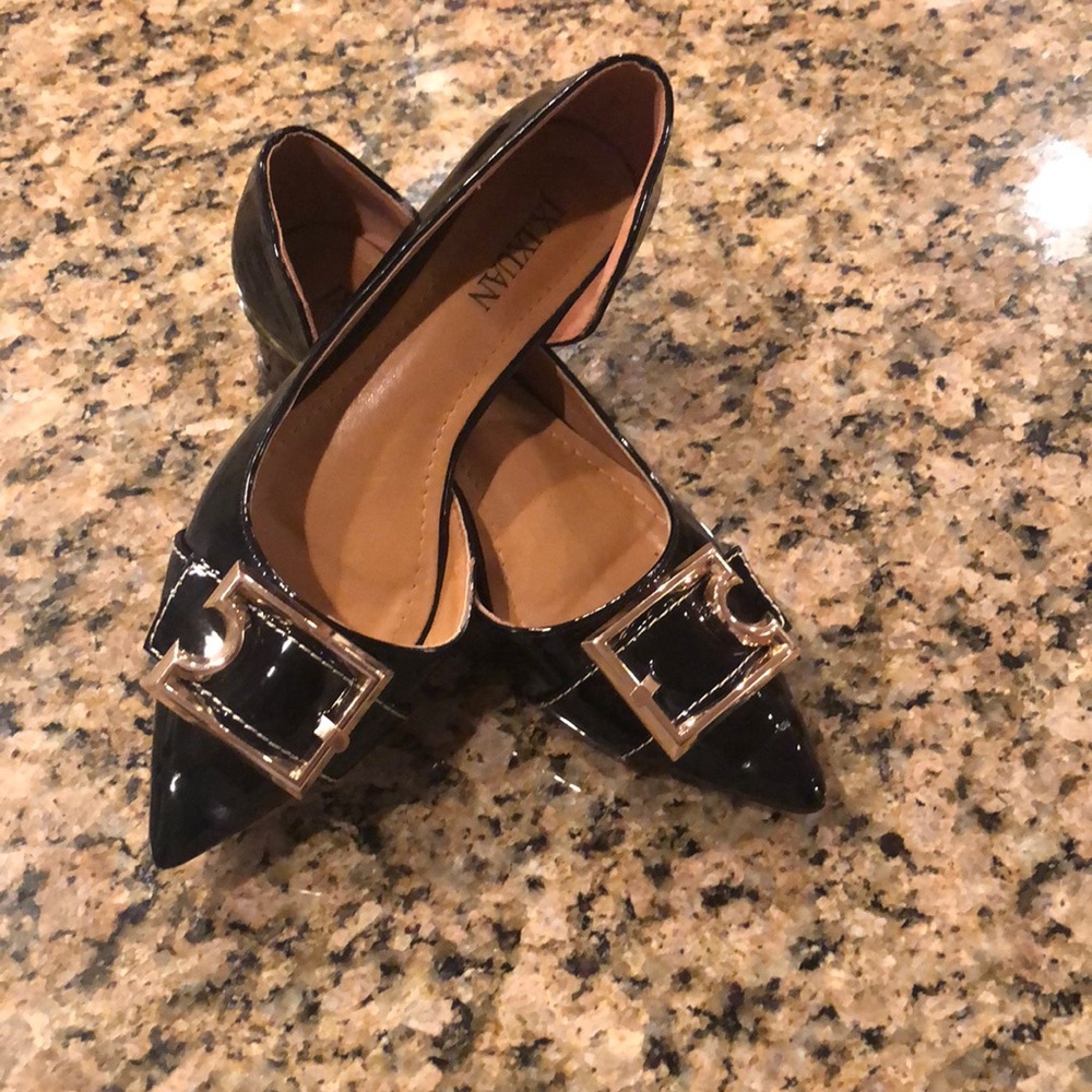 Black low heel pumps, size 8